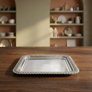 Plateau de fête carré en aluminium de luxe - Léger et compatible micro-ondes - Product Image 4