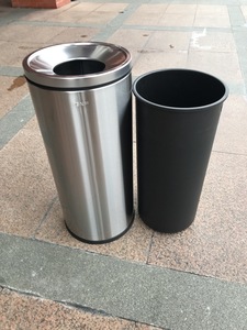 Cestini per <span class=keywords><strong>Rifiuti</strong></span> in Metallo per Hall di Hotel, Vendita all'Ingrosso - Product Image 6