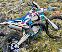 Moto tout-terrain haut de gamme MT300 2 temps refroidie par eau 300cc, rapport de compression 13.2:1, suspension arrière triple réglable HTW, >80 km/h, 38 kW