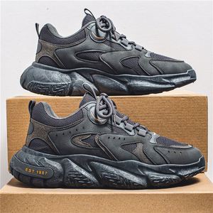 รองเท้าผ้าใบผู้ชายรุ่นใหม่สุดฮิตประจำปี 2026 สำหรับฤดูใบไม้ผลิ ระบายอากาศได้ดี ใส่ได้หลายโอกาส เหมาะสำหรับวิ่งและใส่ลำลอง มีไซส์ 35-45 สีดำ เทา กากี - Product Image 2