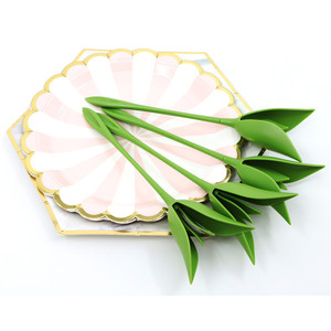 <b>Flower</b> Shape Napkin Rings Green ABS Durable Party Decorative Napkin Holders Fan Shaped Corner Design - Product Image 1