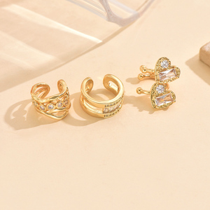 Vente en gros de boucles d'oreilles à clipser à la mode pour femmes à la mode avec coeur cadeau de bijoux en laiton de zircone géométrique - Product Image 3