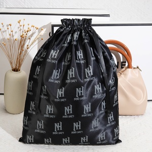 Grand chapeau de chaussures en satin avec logo numérique personnalisé sac à cordon de rangement pour vêtements paquet de cheveux en soie douce emballage d'extension <span class=keywords><strong>pochette</strong></span> en satin anti-poussière - Product Image 1