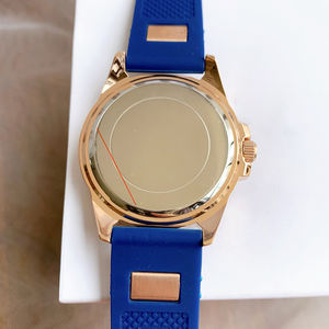 GUESST ファッション ゴールド ダイヤモンド ウォッチ 女性用 3 針大型ダイヤル ブラック シリコン クォーツ レディース ウォッチ W1160L1 - Product Image 6