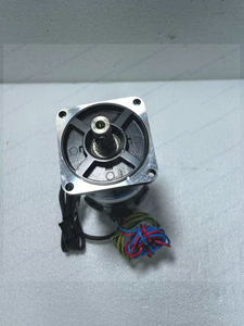 Motor de CC Japonés T730-012EL8 300W 75V 5.2A 2500 RPM Eficiencia IE2 Montaje de Brida para Cortadora de Marco 80mm Negro T730-01 - Product Image 4