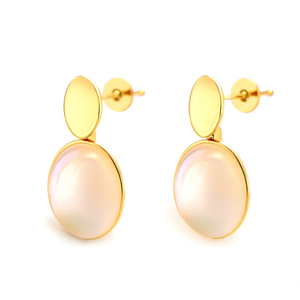 Boucles d'oreilles ovales en acier inoxydable plaqué or PVD avec nacre, bijoux tendance pour soirée - Product Image 2