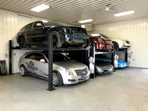 Basit İki Katlı Dört Kolon Tek Silindirli Hidrolik 4000kg Kapasiteli Garaj Dikey Araç Park Asansörü Çift Katlı Tasarım 2000mm - Product Image 5