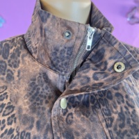 Set Legging 2 Potong Motif Leopard Kasual Musim Gugur 2026 Terbaru Dengan Jaket Pendek dan Celana Capri Slim Pinggang Tinggi