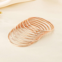Brazalete Apilable de Acero Inoxidable con Baño PVD Tricolor, Cable Redondo de 3mm, Impermeable e Hipoalergénico para Mujer