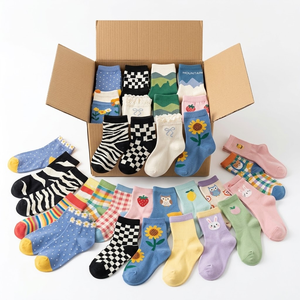 Lote de Liquidación al por Mayor de Calcetines para Niños, Surtido Aleatorio, Excedente de Stock, Calcetines Unisex para Niños, Lote de Excedentes - Product Image 1