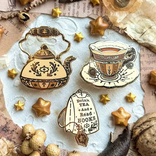 Bookish TEA SET Mini men pins tùy chỉnh phim hoạt hình ấm trà Origami cà phê cứng men ve áo Pin cho trà tình yêu món quà