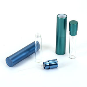 Vente en gros d'usine - Flacons vaporisateurs de parfum 8ml 10ml - Flacon atomiseur de parfum en aluminium noir mat - Product Image 4