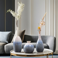 Beau vase en céramique de différentes formes pour salon affichage décor de bureau conception européenne simple grands hôtels restaurants