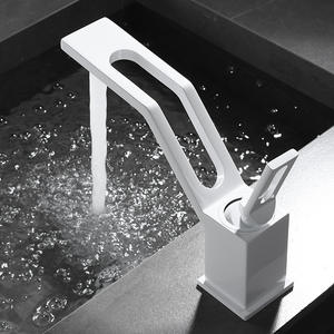 Nouveau modèle de lavabo de salle de bains en cuivre au design moderne, double usage chaud et froid <span class=keywords><strong>avec</strong></span> <span class=keywords><strong>ensemble</strong></span> de robinets anti-éclaboussures - Product Image 2