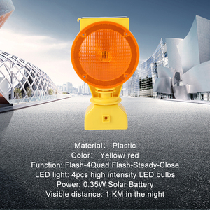 Balise de sécurité routière à LED ambrée à énergie solaire OEM Feu clignotant solaire haute luminosité pour barricade - Product Image 1