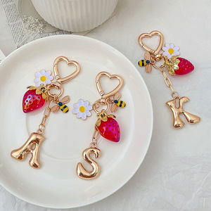 Portachiavi Moderno Minimalista con 26 Lettere dell'Alfabeto, <span class=keywords><strong>Fragola</strong></span> e Ape, in Metallo, da Appendere alla Borsa, per Europa e Stati Uniti - Product Image 3