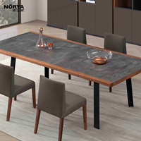 Table à manger moderne NORYA avec base en métal noir et structure en bois avec incrustation HPL pour salle à manger ou bureau