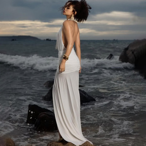 Elegante Vestido Largo Halter para Mujer con Cintura Natural, Espalda Descubierta y Abertura, Vestido de Noche Transpirable con Elementos de Moda - Product Image 4