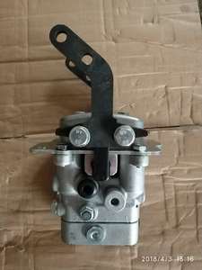 Katup Pilot Pedal Kaki Perjalanan PC200-7 PC200-8 - Product Image 2