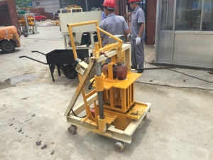 Machine à fabriquer des blocs creux en béton de petite taille, 8 pouces, 6 pouces, pour la vente - Product Image 1