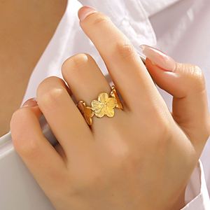 Anillos Ajustables de Acero Inoxidable con Forma de Flor Dorada para Mujer, en Oferta - Product Image 4
