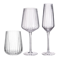 Groothandel loodvrij geribbeld kristallen wijnglas met lange steel, modern gefluit, voor restaurant, hotel, bar