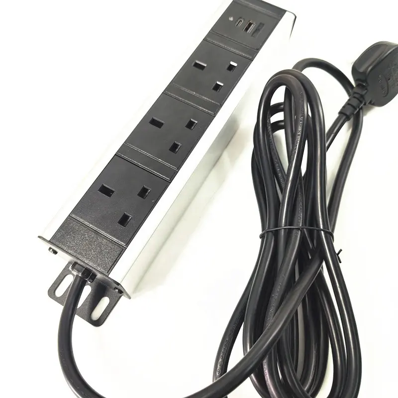 Блок распределения мощности PDU 3 выходного выхода Britain Socket UK 3-контактный тип с 20 Вт PD USB-C для монтажа в стойку Настольный шкаф