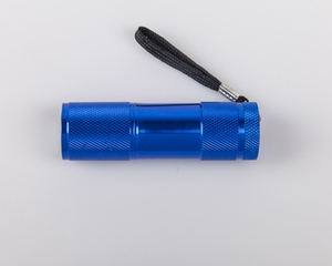 Khuyến Mãi Quà Tặng In Logo 9LED <span class=keywords><strong>Mini</strong></span> Đèn Pin Khẩn Cấp <span class=keywords><strong>Torch</strong></span> 3XAAA Xách Tay Đèn Keychain Ánh Sáng - Product Image 4