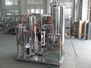 Tự động tích hợp có ga nước giải khát điền hệ thống cho thủy tinh đóng chai Máy lõi bánh tự động dây chuyền sản xuất - Product Image 6