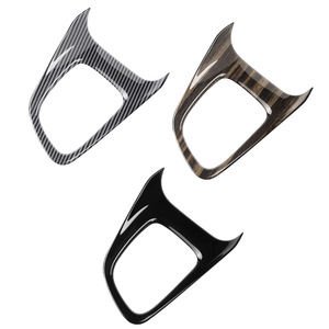 Toyota <span class=keywords><strong>Yaris</strong></span> <span class=keywords><strong>Cross</strong></span> Conduite à droite ABS Cadre extérieur de la console de vitesses Décoration du panneau de vitesses Cadre brillant - Product Image 1