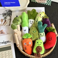 Pendentifs et porte-clés créatifs en peluche de légumes (oignon vert, piment, aubergine, brocoli) en polyester, vente en gros