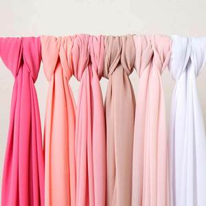 Hiyab de Chifón con Perlas para Mujer Musulmana en Lona - Poliéster de Alta Calidad en Color Puro - Product Image 1