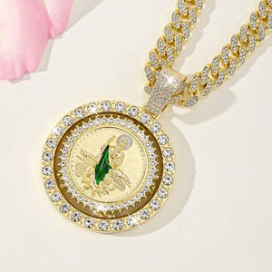 Collar de Circonita Cúbica con Colgante de Moneda Mexicana de San Judas, Chapado en Oro, Joyería Religiosa - Product Image 1