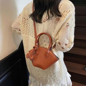 Bolso de hombro de moda para mujer 2025 con hebilla cuadrada, bordado, impermeable, venta al por mayor, estilo del sudeste asiático - Product Image 3