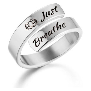 TG-1567 Bague personnalisée en acier inoxydable gravée, avec logo sur mesure, pour femmes et hommes, tendance, avec pierres précieuses, bijoux <span class=keywords><strong>de</strong></span> guérison - Product Image 1