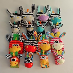 Jouets en peluche bébé <span class=keywords><strong>hochet</strong></span> chaussettes hochets poignet hochets <span class=keywords><strong>faire</strong></span> des sons bébé <span class=keywords><strong>hochet</strong></span> jouets pour bébés - Product Image 6