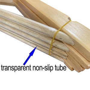 <span class=keywords><strong>Cintres</strong></span> en <span class=keywords><strong>bois</strong></span> de haute qualité en gros – <span class=keywords><strong>Cintres</strong></span> en <span class=keywords><strong>bois</strong></span> naturel courbés antidérapants pour vêtements - Product Image 3