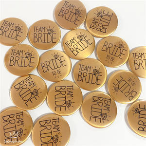 Alta calidad acepta alfileres <span class=keywords><strong>de</strong></span> fiesta nupcial <span class=keywords><strong>de</strong></span> oro personalizados botones <span class=keywords><strong>de</strong></span> novia <span class=keywords><strong>de</strong></span> equipo <span class=keywords><strong>despedida</strong></span> <span class=keywords><strong>de</strong></span> <span class=keywords><strong>soltera</strong></span> botones <span class=keywords><strong>de</strong></span> fiesta <span class=keywords><strong>de</strong></span> boda insignias para fiesta <span class=keywords><strong>de</strong></span> boda - Product Image 2