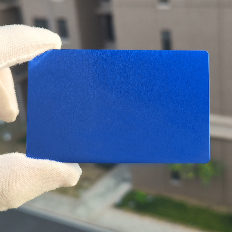 Azul oscuro