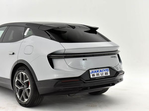 รถยนต์ไฟฟ้าใหม่ SUV ขนาดกลาง-ใหญ่ รุ่น Lotus Forme 5 ประตู พวงมาลัยซ้าย สีเงิน นำเข้าจากจีน พร้อมมือจับประตูแบบซ่อน และระบบชาร์จเร็ว - Product Image 3