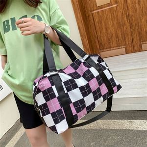 Sac de sport unisexe à fermeture éclair, imperméable, portable, multifonctionnel, sac de voyage pour homme, fabrication BSCI, commerce transfrontalier. - Product Image 2