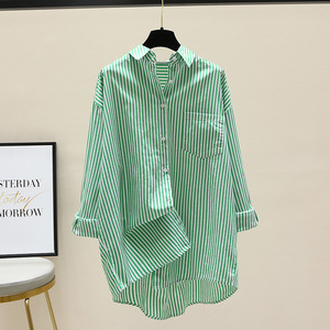 Primavera-Autunno 2025 Nuova <span class=keywords><strong>Giacca</strong></span>-<span class=keywords><strong>Camicia</strong></span> Casual da <span class=keywords><strong>Donna</strong></span> in Stile Coreano Artistico, Corta Davanti e Lunga Dietro, a Righe Verticali di Media Lunghezza - Product Image 3