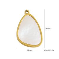 Pendentif en acier inoxydable plaqué or 14 carats avec perles blanches, pierres naturelles, améthyste, fleur, queue de poisson, crème glacée
