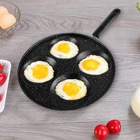 Poêle à œufs à 4 trous en acier au carbone moderne avec base multicouche antiadhésive pour le petit-déjeuner