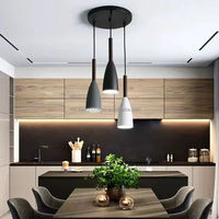 Nouvelle Arrivée Lustre Moderne Simple à Trois Lumières en Fer, Suspension LED Multi-Tons pour Bar à Petit-Déjeuner, Café, Décoration Intérieure