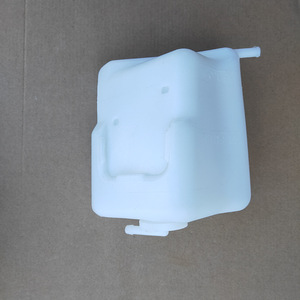 Réservoir d'expansion Xiali 008 en plastique technique pour remplacement du système de refroidissement automobile - Product Image 1