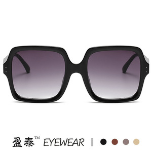 Sunglasses Large <b>Square</b> <b>Frame</b> UV400 Protection PC Material Unisex Gradient Lens Fashion Street Style - Product Image 5