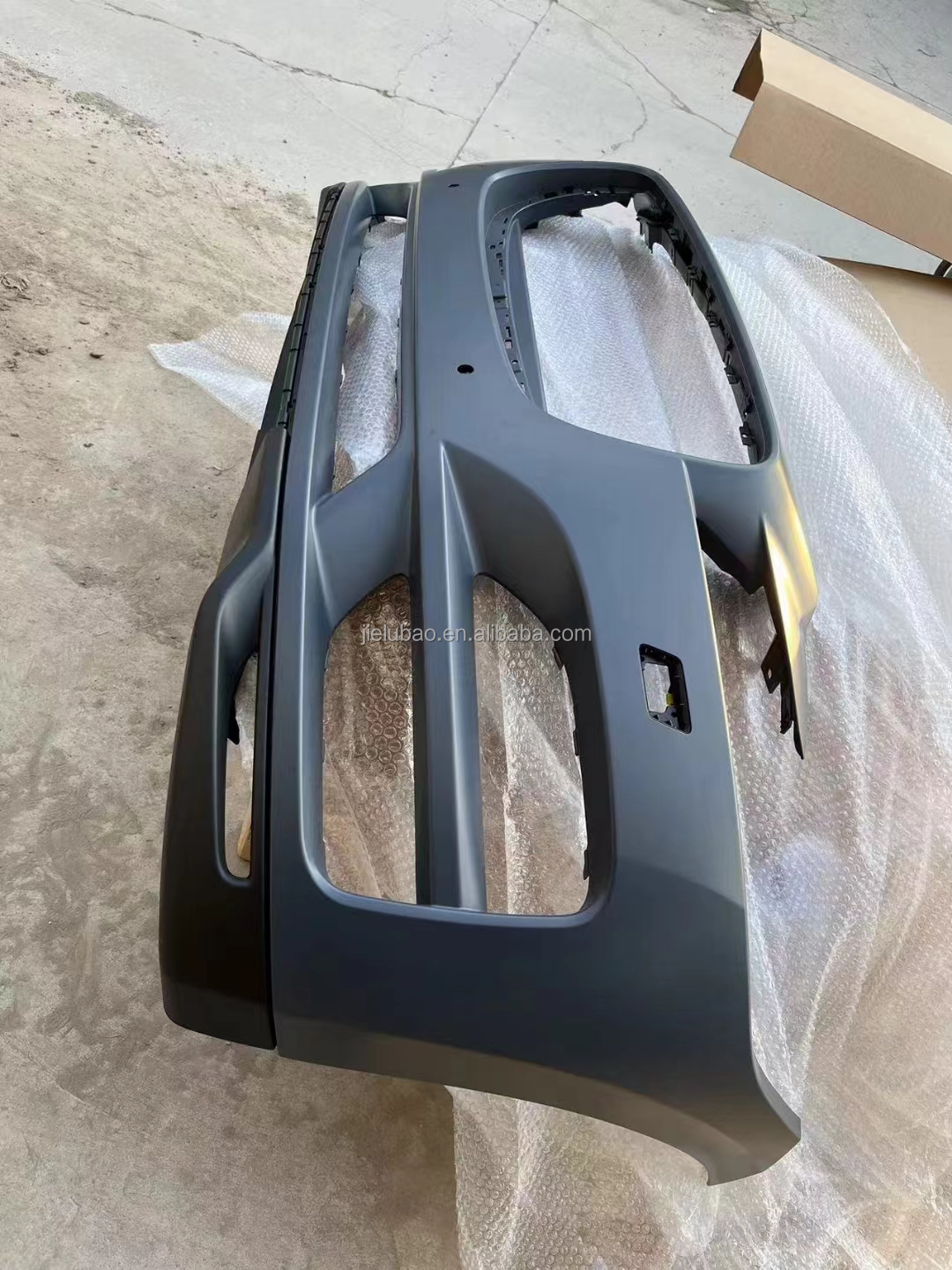 Jaguar F-PACE Bodykit Front Bumper Auto Parts OEM | Wholesale