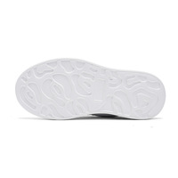 Nouvelles baskets blanches classiques en microfibre respirante, style en magasin, pour le marché national et international, avec lacets avant et doublure en coton à la cheville.