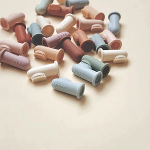 2025 nouveaux enfants sécurité doigt ensemble <span class=keywords><strong>brosse</strong></span> <span class=keywords><strong>à</strong></span> <span class=keywords><strong>dents</strong></span> <span class=keywords><strong>bébé</strong></span> bouche nettoyant Silicone doigt <span class=keywords><strong>brosse</strong></span> <span class=keywords><strong>à</strong></span> <span class=keywords><strong>dents</strong></span> pour <span class=keywords><strong>bébé</strong></span> 0-<span class=keywords><strong>1</strong></span>-2 ans 6 mois - Product Image 2